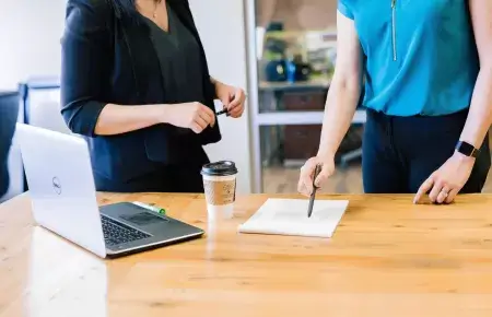 Boss vs Leader